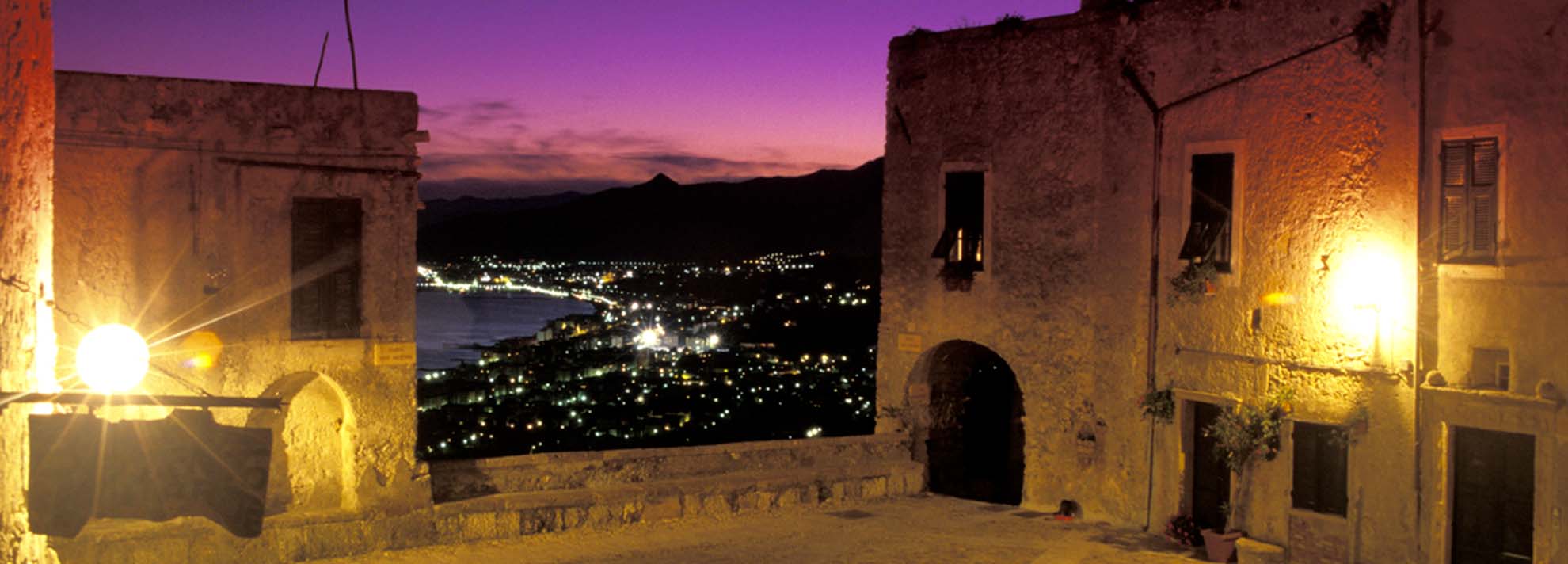 Borgio Verezzi: a unique stage for a wedding suspended between the rocks and the sea