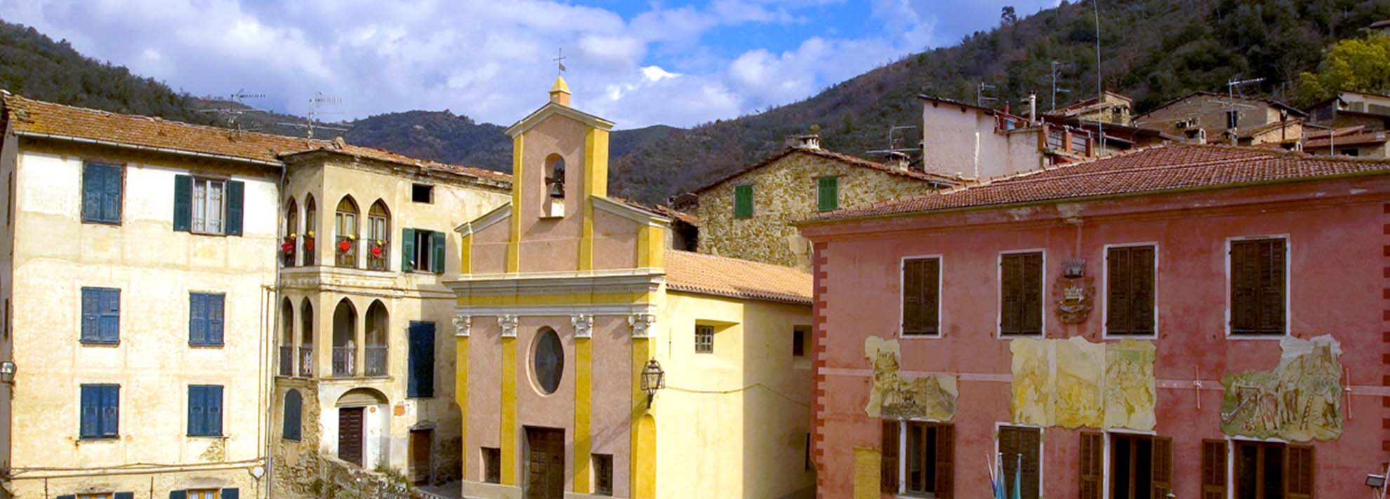 The medieval charm of Apricale for a fairytale wedding