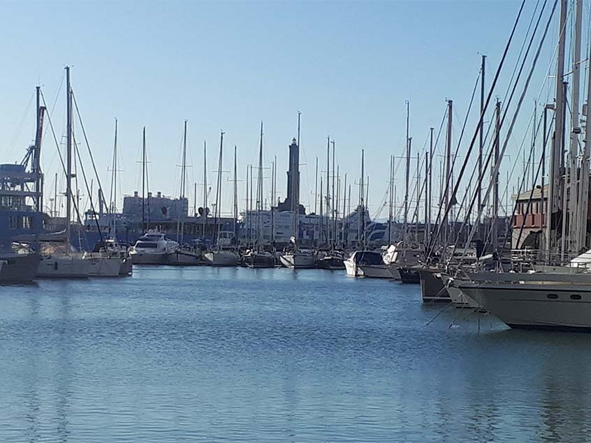 Genova verticale e dal mare – Funicolari, ascensori, creuze… e battello