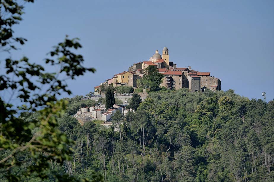 In giro per Nicola, a un passo da Luni