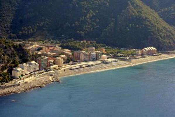 La Porta delle Cinque Terre – Deiva Marina