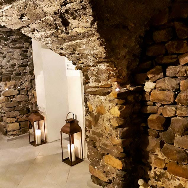 Guided tour of the historic village of Diano Castello