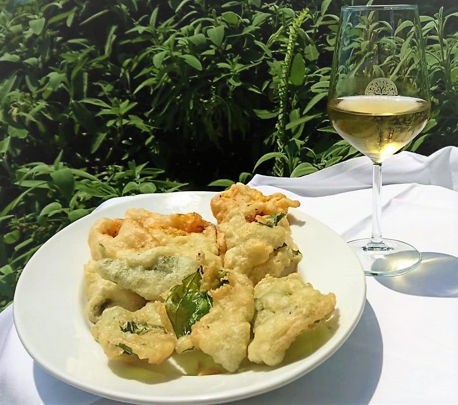 Nel borgo di Taggia a degustare il Moscatello