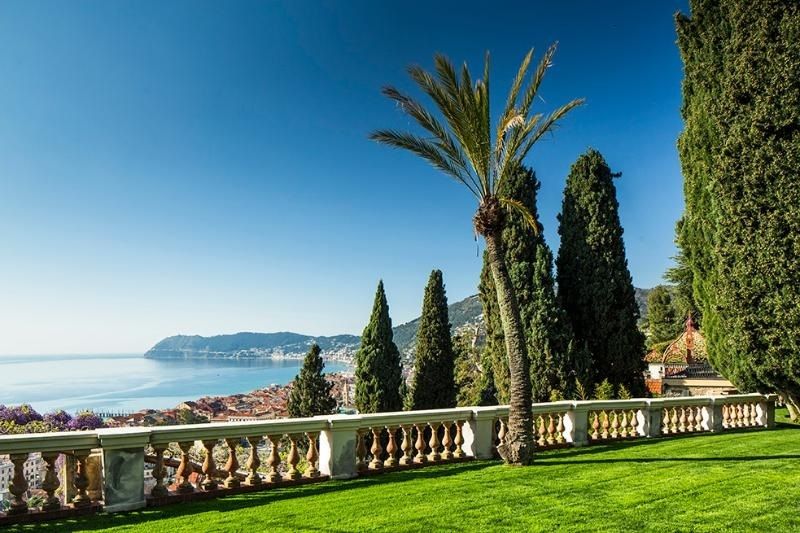 Alassio, fioriscono i Giardini di Villa della Pergola